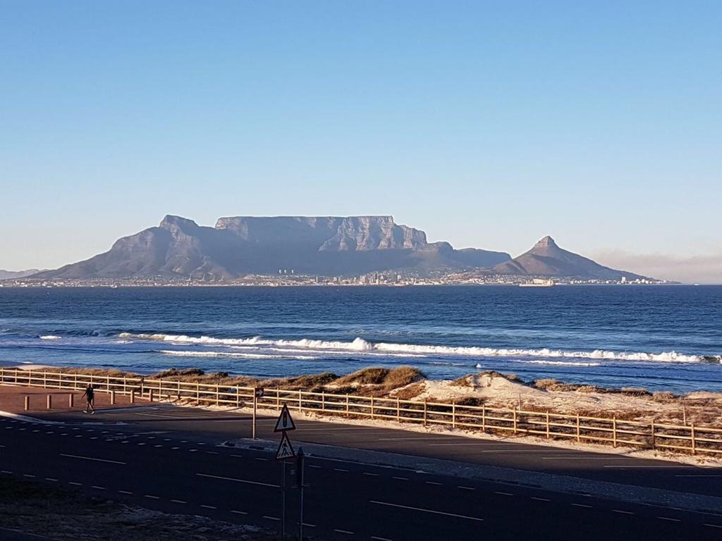 Blouberg Luxury Beachfront Apartment ブロウベルフストランド エクステリア 写真